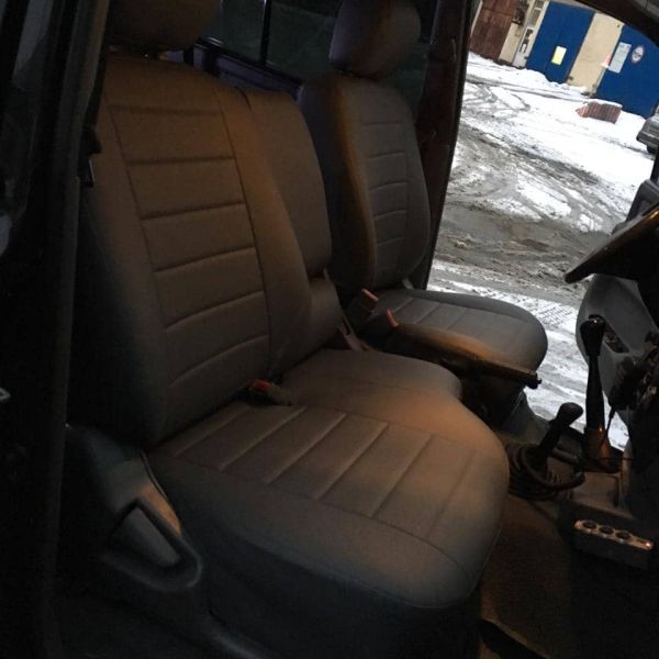 Чехлы Автопилот на Toyota Land Cruiser 105 1997-2007 г.в. Чехлы Автопилот на Toyota Land Cruiser 105 1997-2007 г.в.